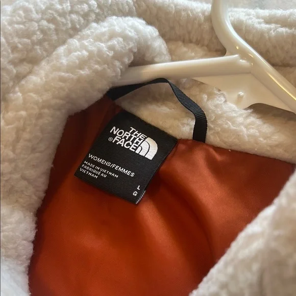 The North Face Women's Puffer Jacket - Rust and Cream - Picture 2 of 5